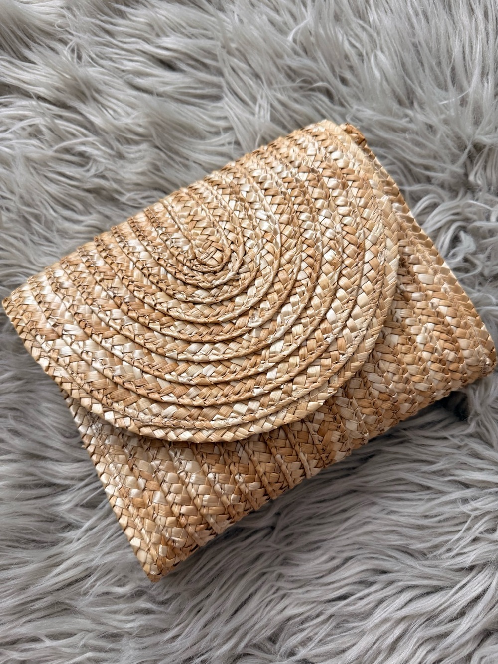 Natural Straw Fold-Over Clutch - Lightweight Beach Wristlet